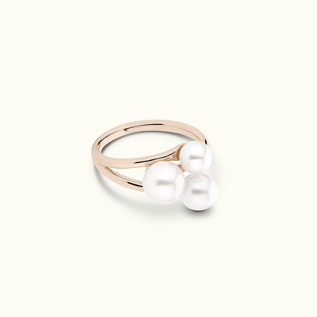 Jewellers District's Three-Pearl Gold Ring in 14k Rose Gold