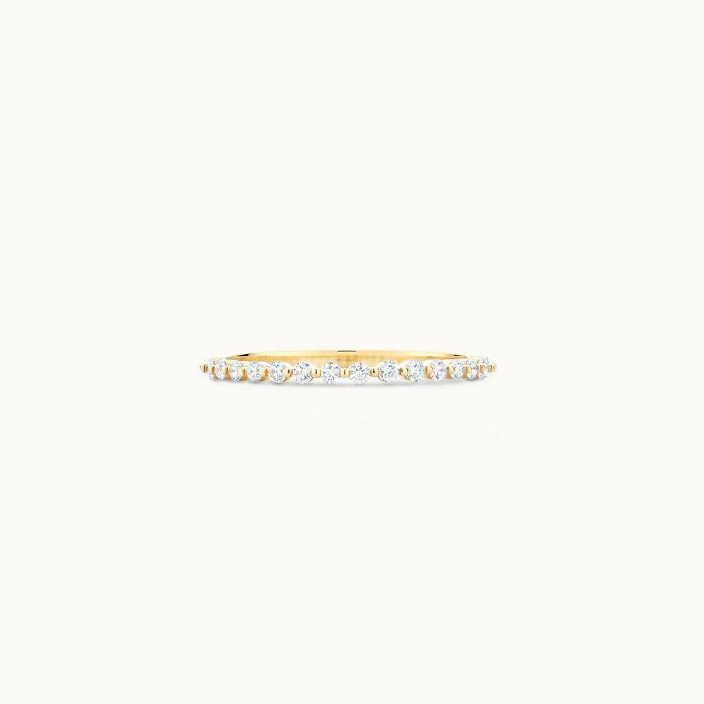 Jewellers District's Shared-Prong Diamond Pavé Wedding Ring in 14k Yellow Gold, Stones: 1.8mm (0.25+ ctw) | Band: 1.6mm